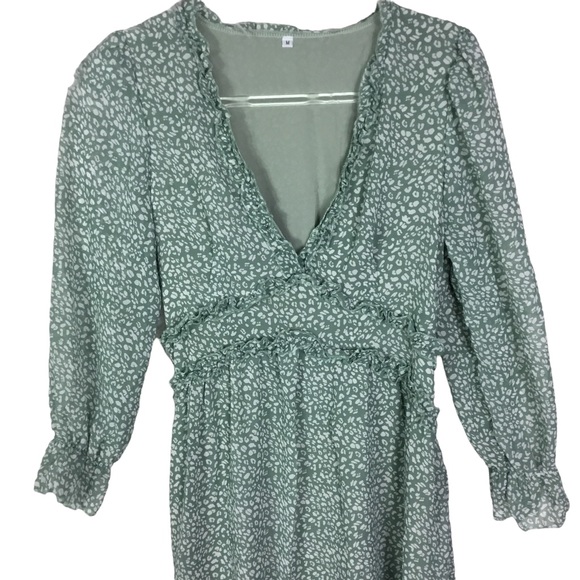 Deep V-neck Ruffle Long Sleeve Floral Print Maxi Dress size Medium NWOT - Picture 6 of 6